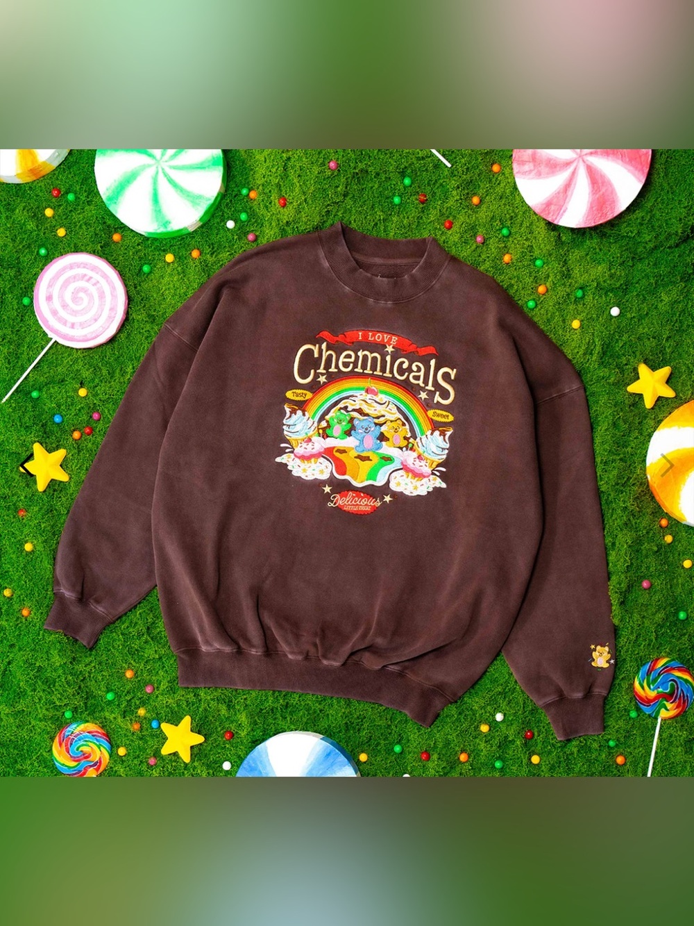Graphic Crewneck Sweatshirt with Rainbow 'I Love Chemicals' Print